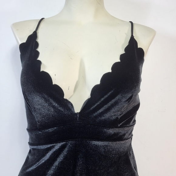 Boohoo Night Velvet Feel Black Dress - Picture 2 of 7